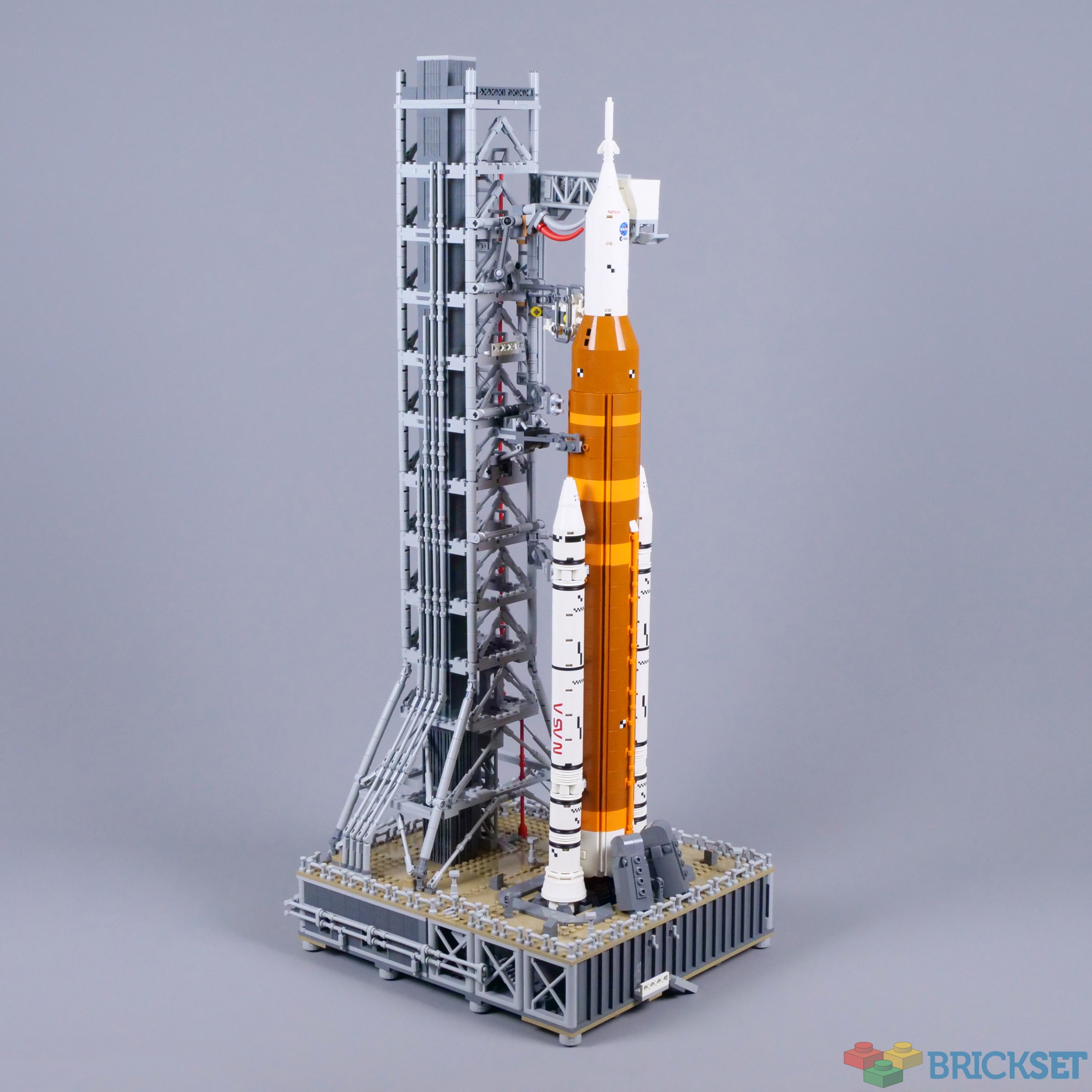 LEGO Icons 10341 NASA Artemis Space Launch System review | Brickset
